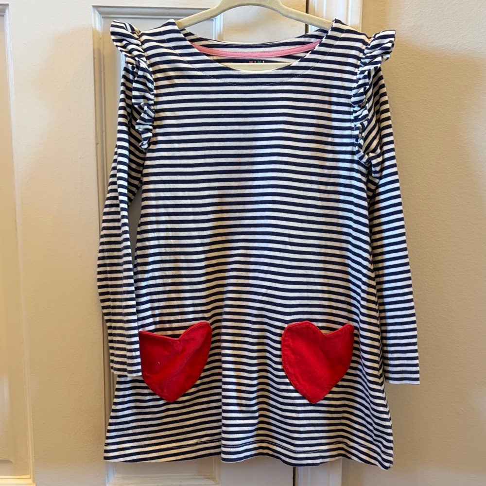 Mini Boden Striped Tunic with Red Heart Pockets and navy and white stripes. 5-6